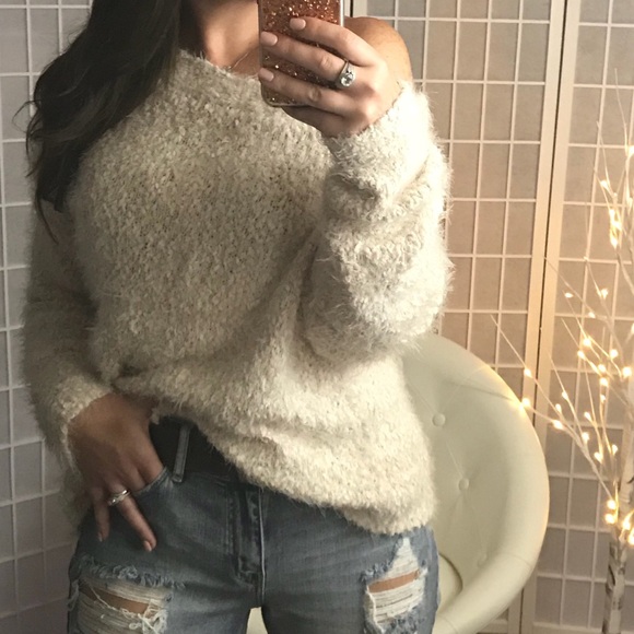 LAST ONE | Super Soft Cream Pullover Sweater - Picture 3 of 5